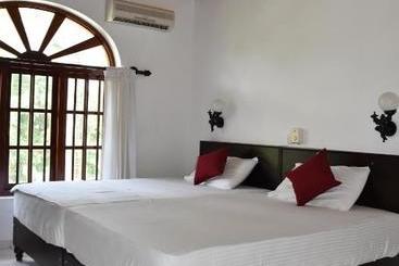 پانسیون Sethra Villa Bentota