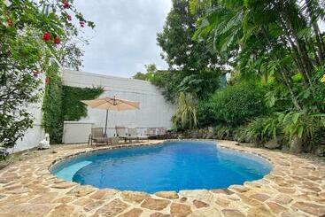 מלון דירות Horizon Hotel & Yoga Center