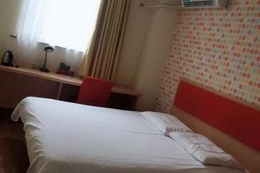 هتل Home Inn Beijing National Aquatics Centre