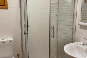ペンション Hostal Alt Llobregat