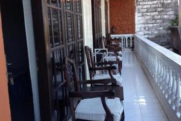 پانسیون Made Homestay