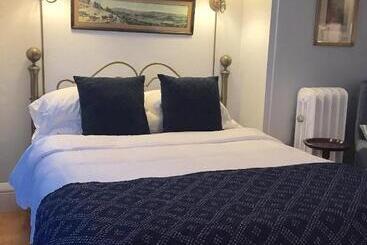 Bed and Breakfast Blackinton Manor