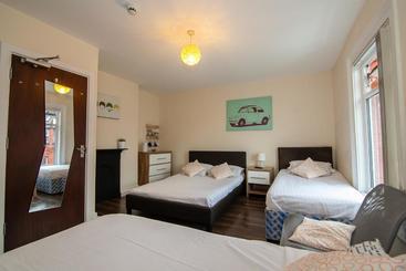 پانسیون Franks Serviced Accommodation