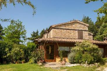 هتل Agriturismo B&b Bio La Tana Del Lele