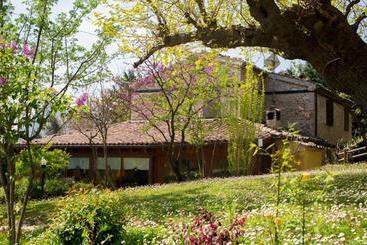 هتل Agriturismo B&b Bio La Tana Del Lele