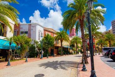 מלון דירות M´s Stay Okinawa