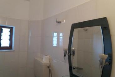 پانسیون Qeparo Antonio Rooms