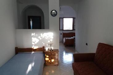 پانسیون Qeparo Antonio Rooms
