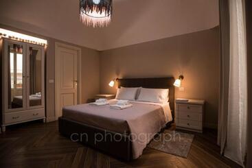 مبيت وإفطار La Dimora Del Falconiere   Luxury Suites