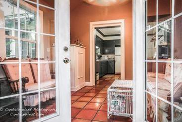 Magnolia Plantation Bed And Breakfast