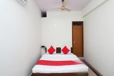 Oyo 30907 Hotel Dwaper Grand