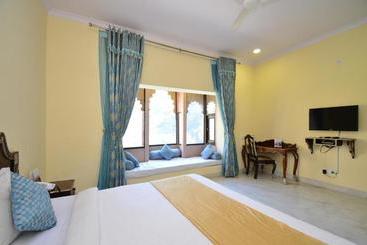 هتل Aaram Baagh Resort & Spa Agra  By Pachar Group