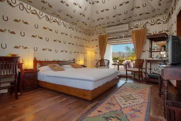 هتل Aaram Baagh Resort & Spa Agra By Pachar Group