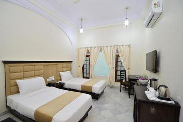 هتل Aaram Baagh Resort & Spa Agra  By Pachar Group