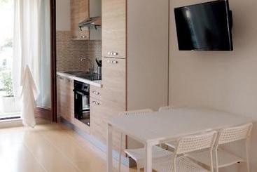 Le Rose Beach & Suites Appartamenti Fronte Mare A Villarosa