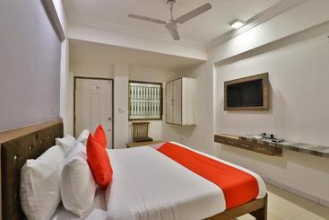Oyo 30714 Hotel Krishna
