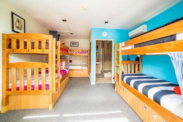 Adventure Queenstown Hostel