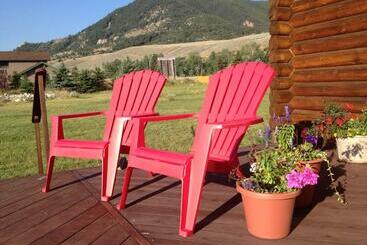 הוסטל Inn On The Beartooth B&b