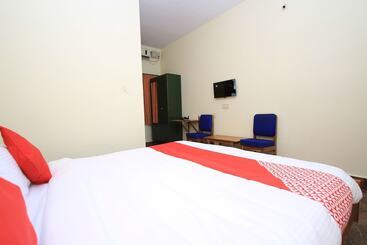 酒店 Oyo 29159 Varsha Boarding And Lodging