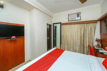 Hotel Oyo 8153 K Empire