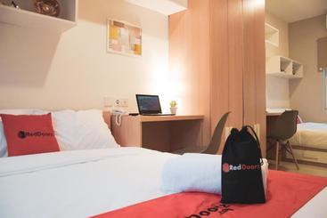 پانسیون Reddoorz Plus Syariah Near Manggarai Station 3