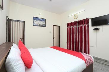 Oyo 24529 Hotel Oasis