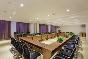 هتل Jinjiang Inn Wulanchabu Jining Railway Station Xingfu Road