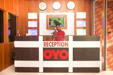 Oyo 314 Hotel Holy Palace