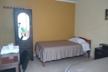 پانسیون Hospedaje Golden Inn