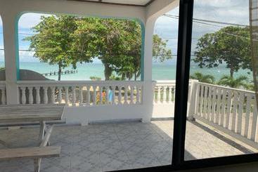 پانسیون Fernando S Seaside Guest House