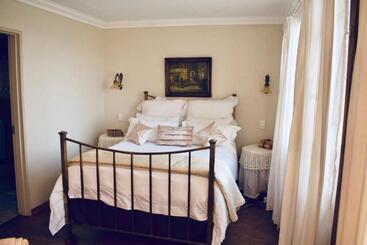 פנסיון Makoadi Farms Guesthouse