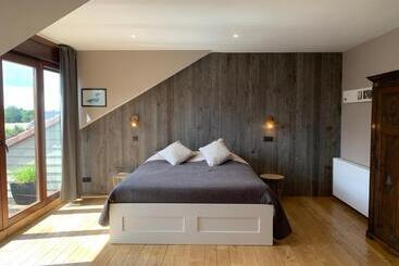 تختخواب و صبحانه La Ferme Des Eglantines
