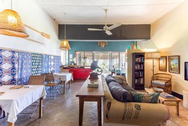 پانسیون Monkey Bay Beach Lodge
