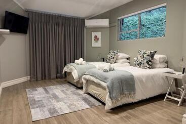 펜션 Serene Place Guest House & Conference Venue Affordable Luxury With Backup Power