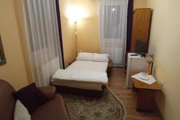 פנסיון Villa Atriolum