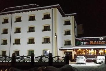 هتل Vila Romanitza