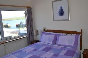Oliver's Seafood Bar, Bed & Breakfast