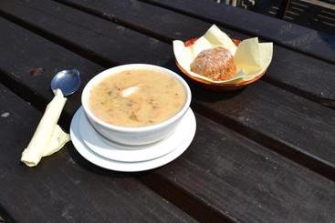 Oliver's Seafood Bar, Bed & Breakfast
