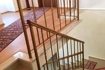 تختخواب و صبحانه Grandpa’s Home