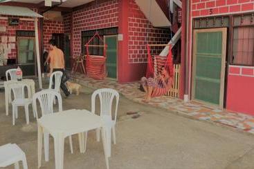 پانسیون Perezoso Hostel