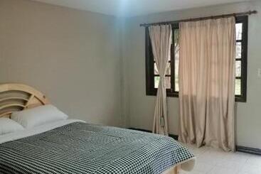 هاستل Hostería El Tisaleño