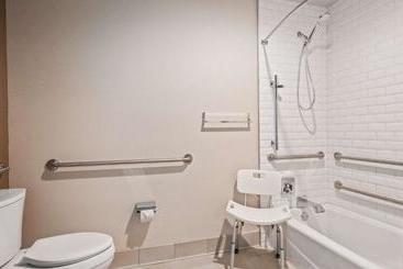 هتل Best Western Premier Noho Inn