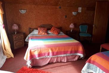 پانسیون Hostal Y Cabañas Perla Del Lago