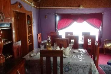 پانسیون Hostal Y Cabañas Perla Del Lago