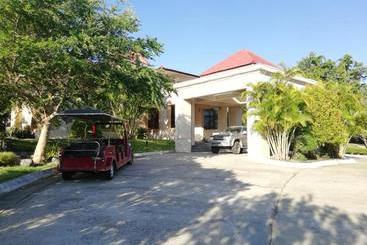 هتل Yadanar Theingha