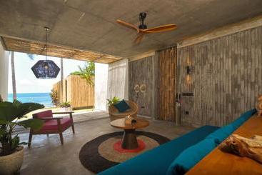 استراحتگاه The Tiing Tejakula Villas