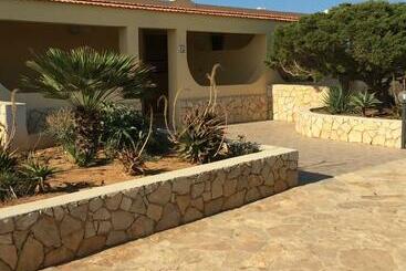 Residence Punta Sottile Lampedusa 150 Mt Dalla Spiaggia Cala Francese