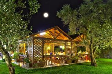 هتل Agriturismo La Fattoria