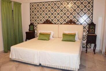 فندق Dar Alouini