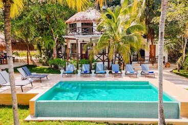 Azulea Bacalar Hotel & Spa   Lagoon Front